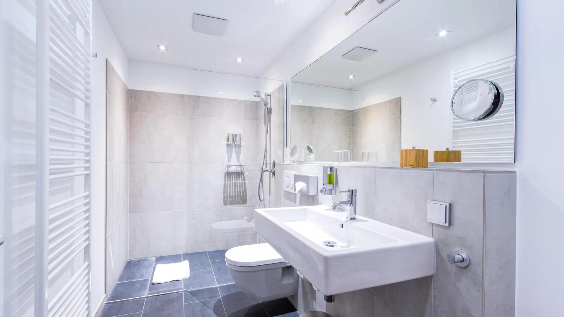 Qube Hotel Bergheim Heidelberg 4*,