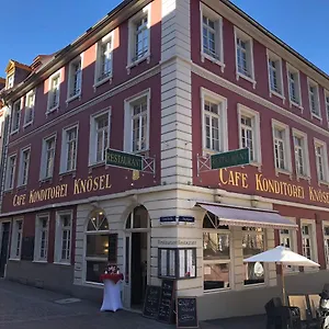 Apartment Cafe & Knoesel